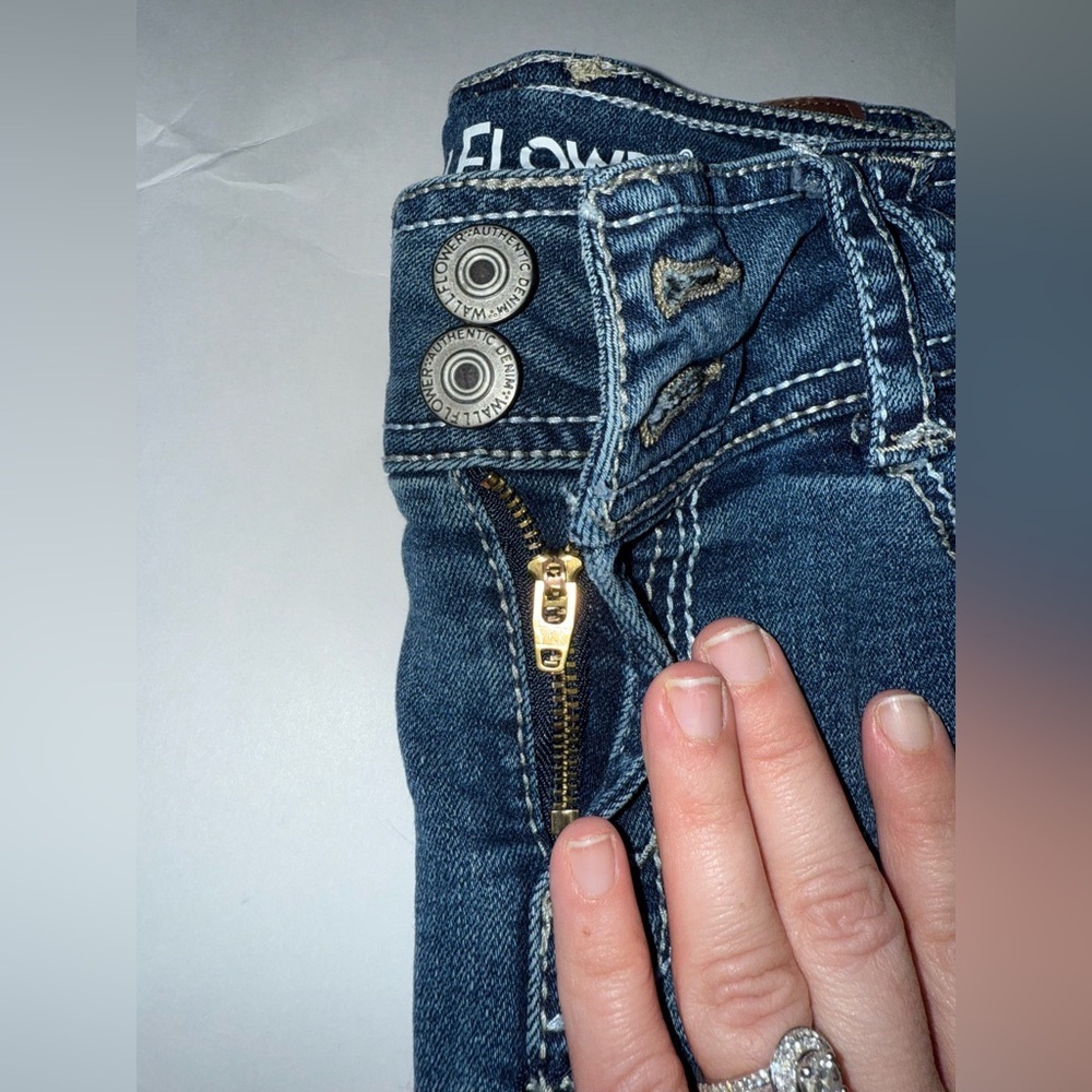 Wallflower Lucious Curvy Fit Bootcut Jeans Size 3 Regular Embellished - Picture 3 of 13